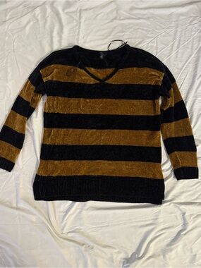 intro. Striped V-Neck Sweater in Black and Brown